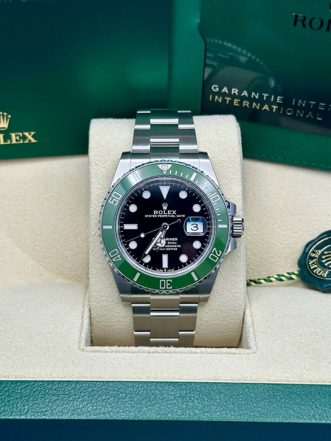 2865e3e2-4cb7-4143-afee-3f3aaa9215e7-ROLEX_126610LV_2_2c233c6e-e445-40df-8c5e-b8a72bb4f1db.jpg